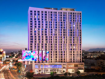 Courtyard By Marriott Angeles L.a. Live 3*